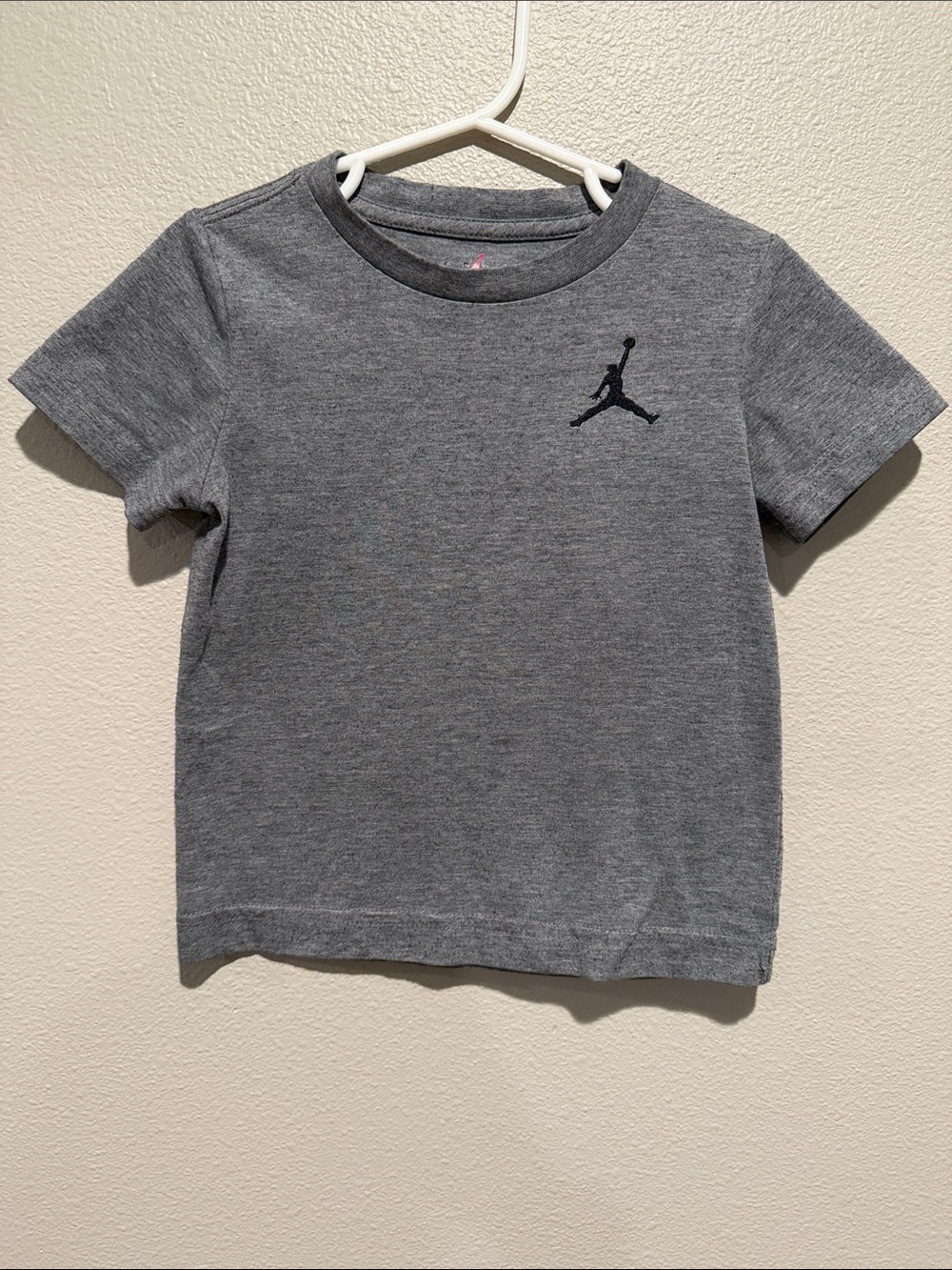 Jordan Grey Short Sleeve Tee with Jumpman Logo Size: 3T